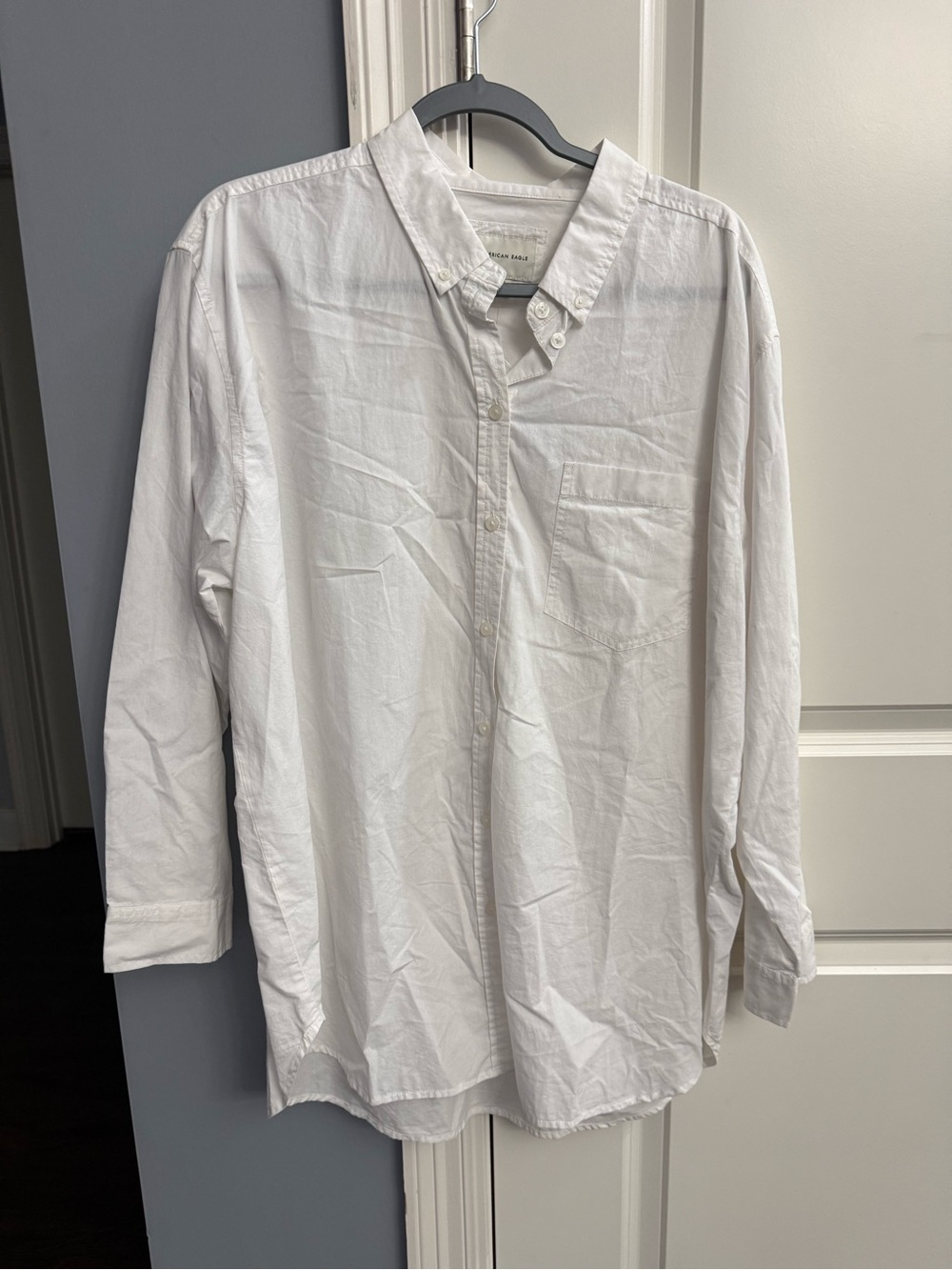 American Eagle Outfitters White Long-Sleeve Button-Down Shirt
